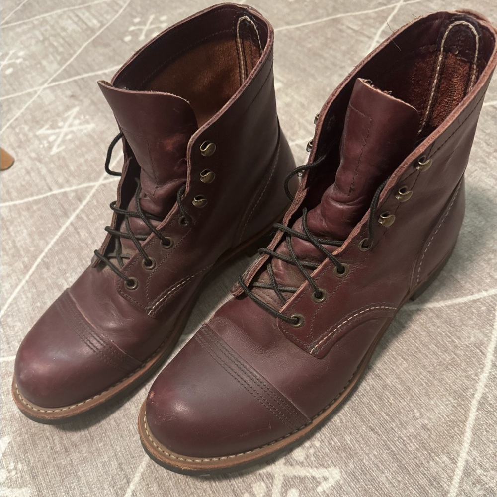 Men’s Redwing Boots Size 10.5 fits like 11